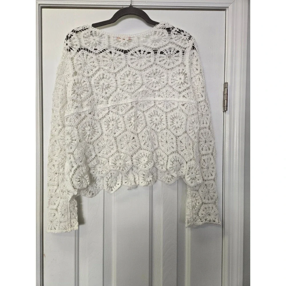 Olivaceous White Crochet Cardigan Floral Open Knit Button Front One Size Small